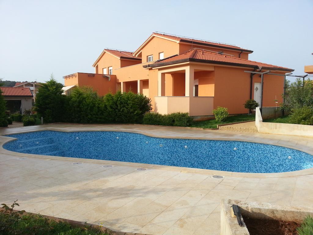 Apartments Meri Лижнян Экстерьер фото